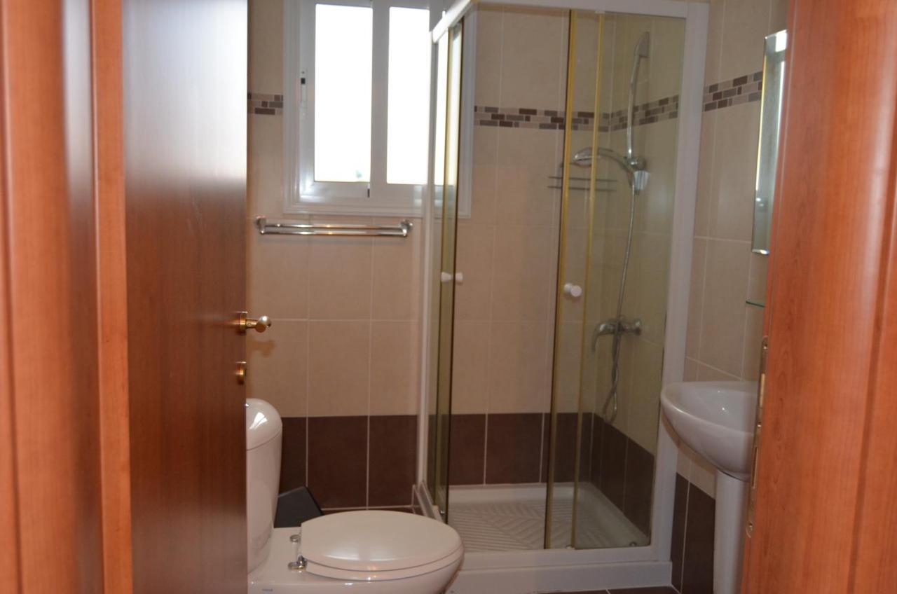 Ithaki Gardens Apartment 107 Paphos Buitenkant foto